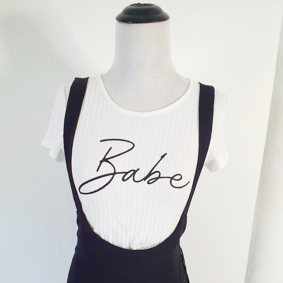 🍭💥"BABE" Crop Tee - Picture 2 of 10